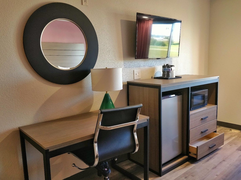 Arya Inn & Suites 29/30