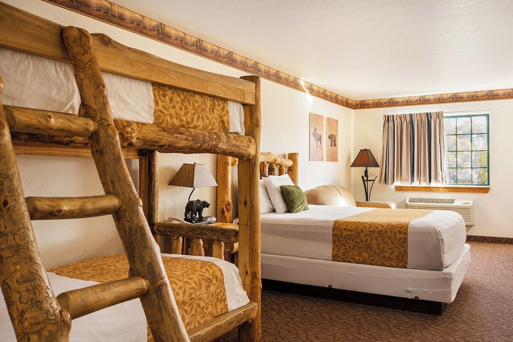Grand Bear Resort at Starved Rock 20/57