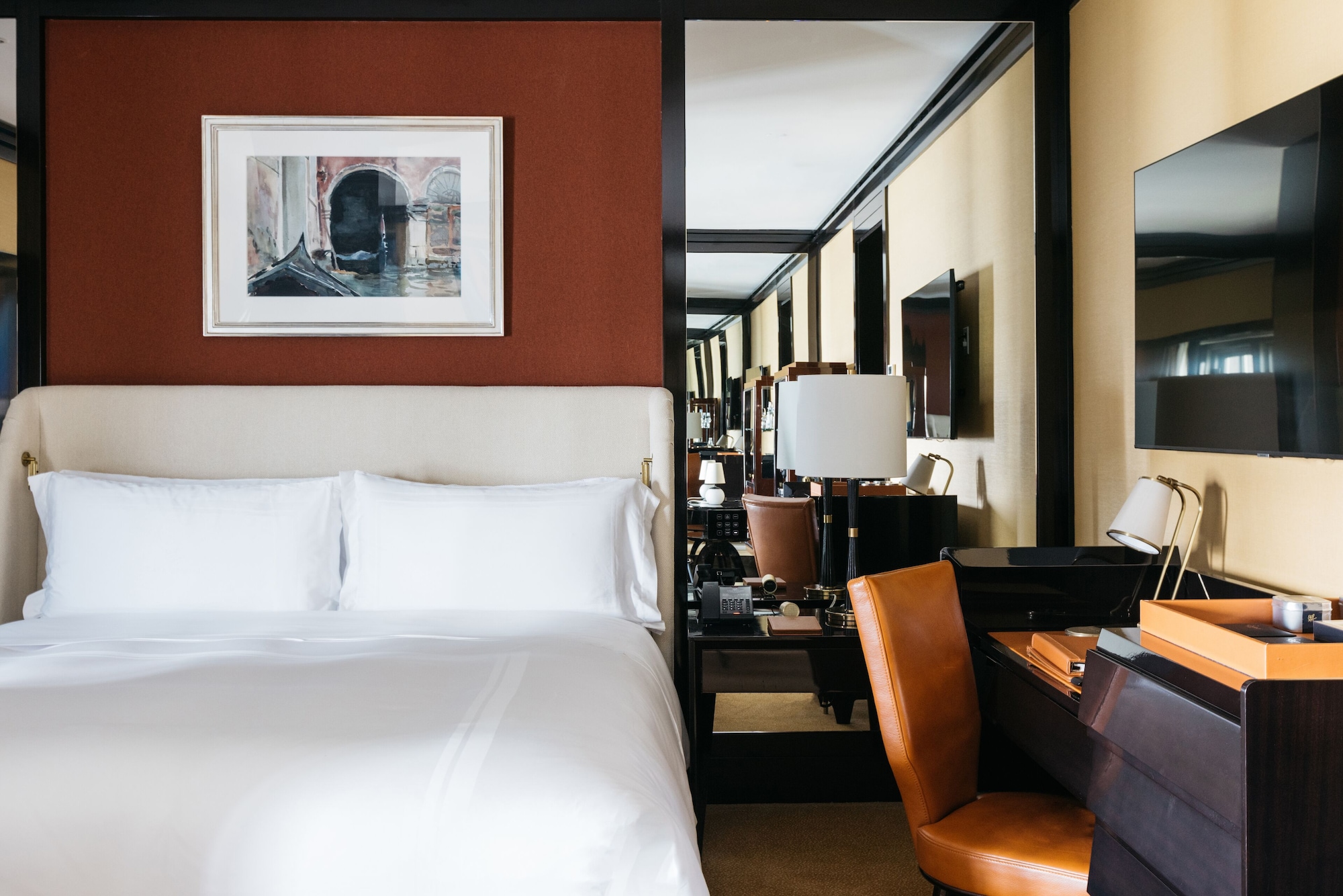 Junior Suite, King Bed, River View