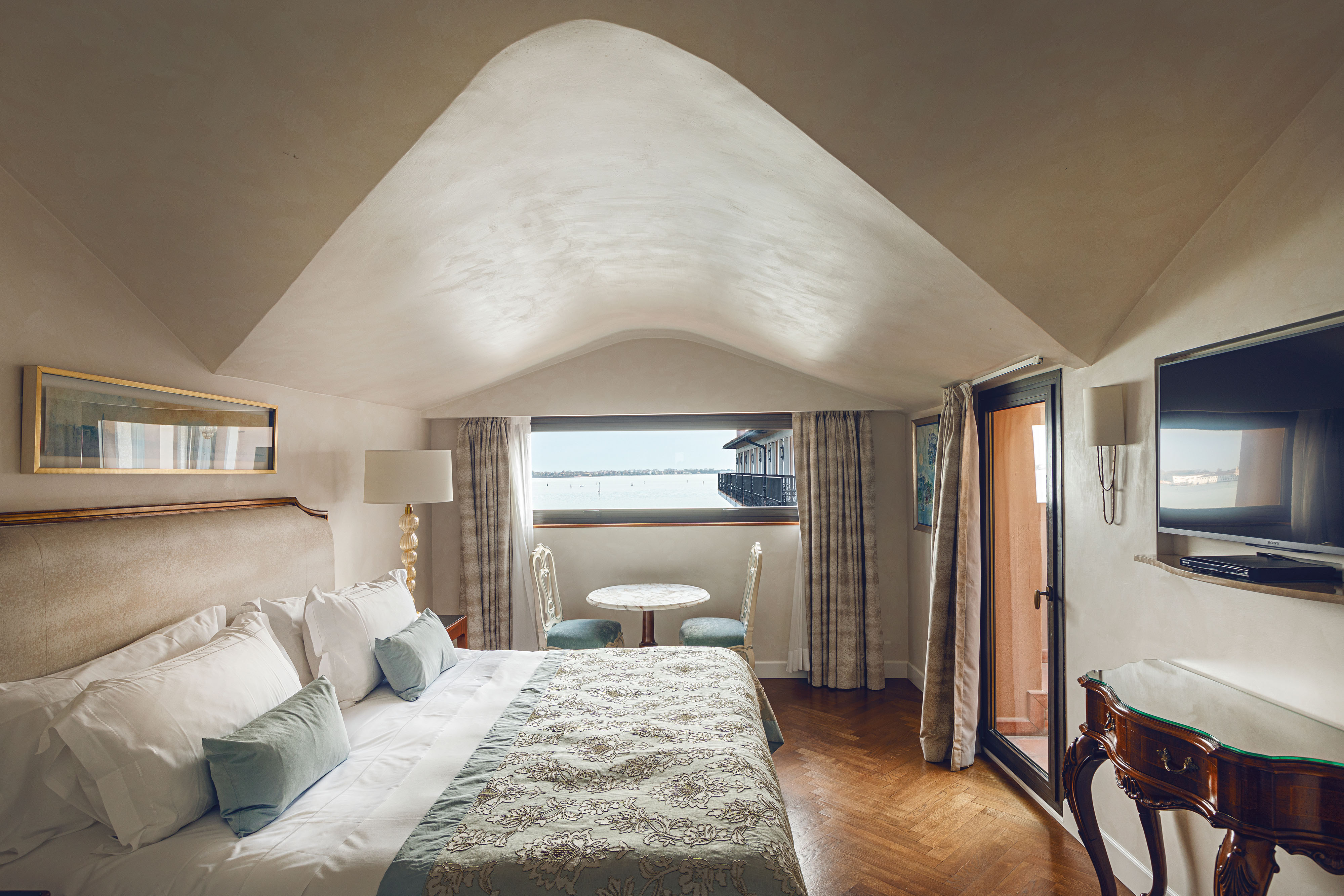 Junior Suite, Lagoon View