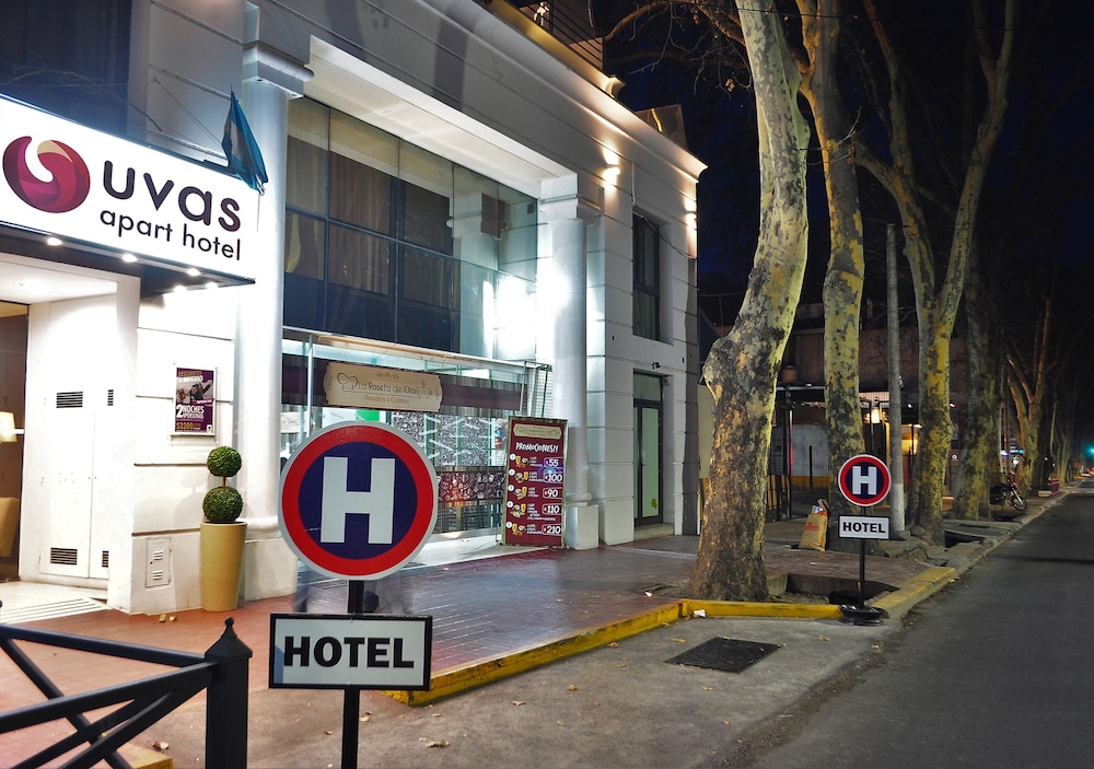 Uvas Apart Hotel 46/50