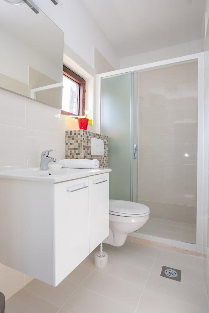APARTMENTS VILLA ROZA 6/67