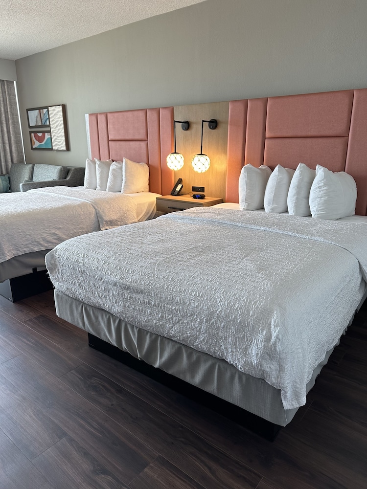 Room, 2 Queen Beds, Ocean Front, Sofa, Balcony