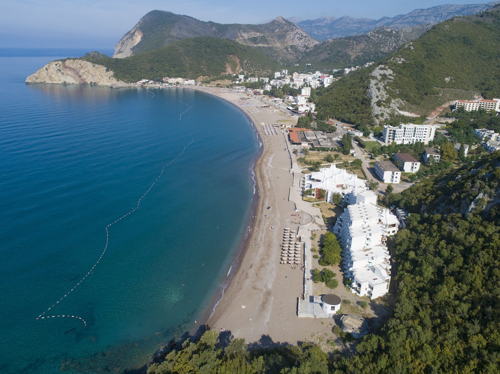 Pearl Beach Resort 50/62