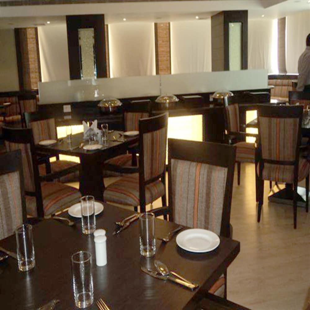 Hotel Legend Sarovar Portico 15/28