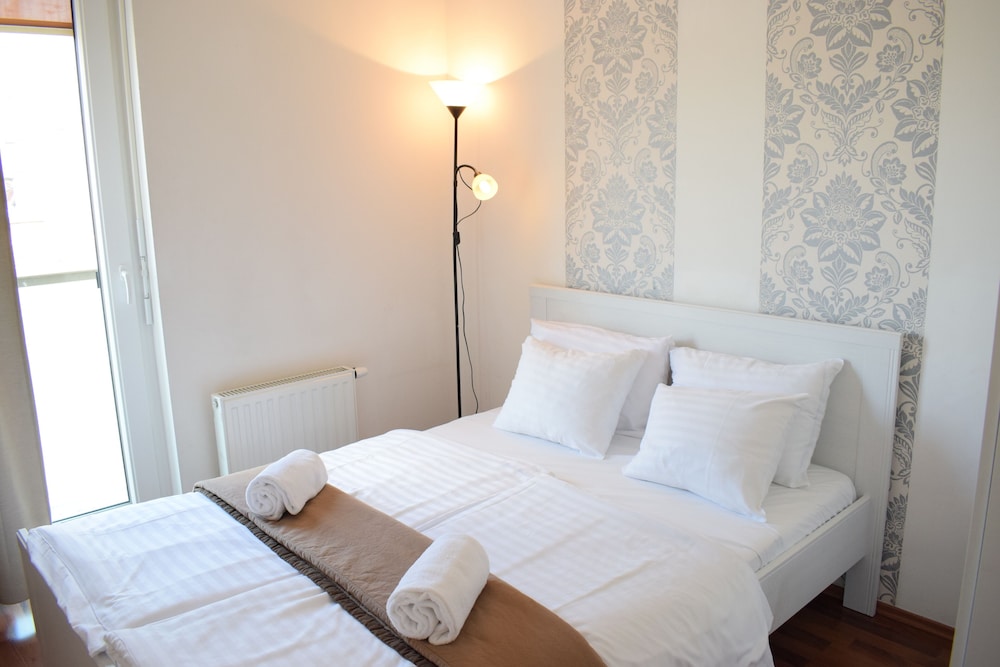 CORVIN CENTER SUITES 13/87