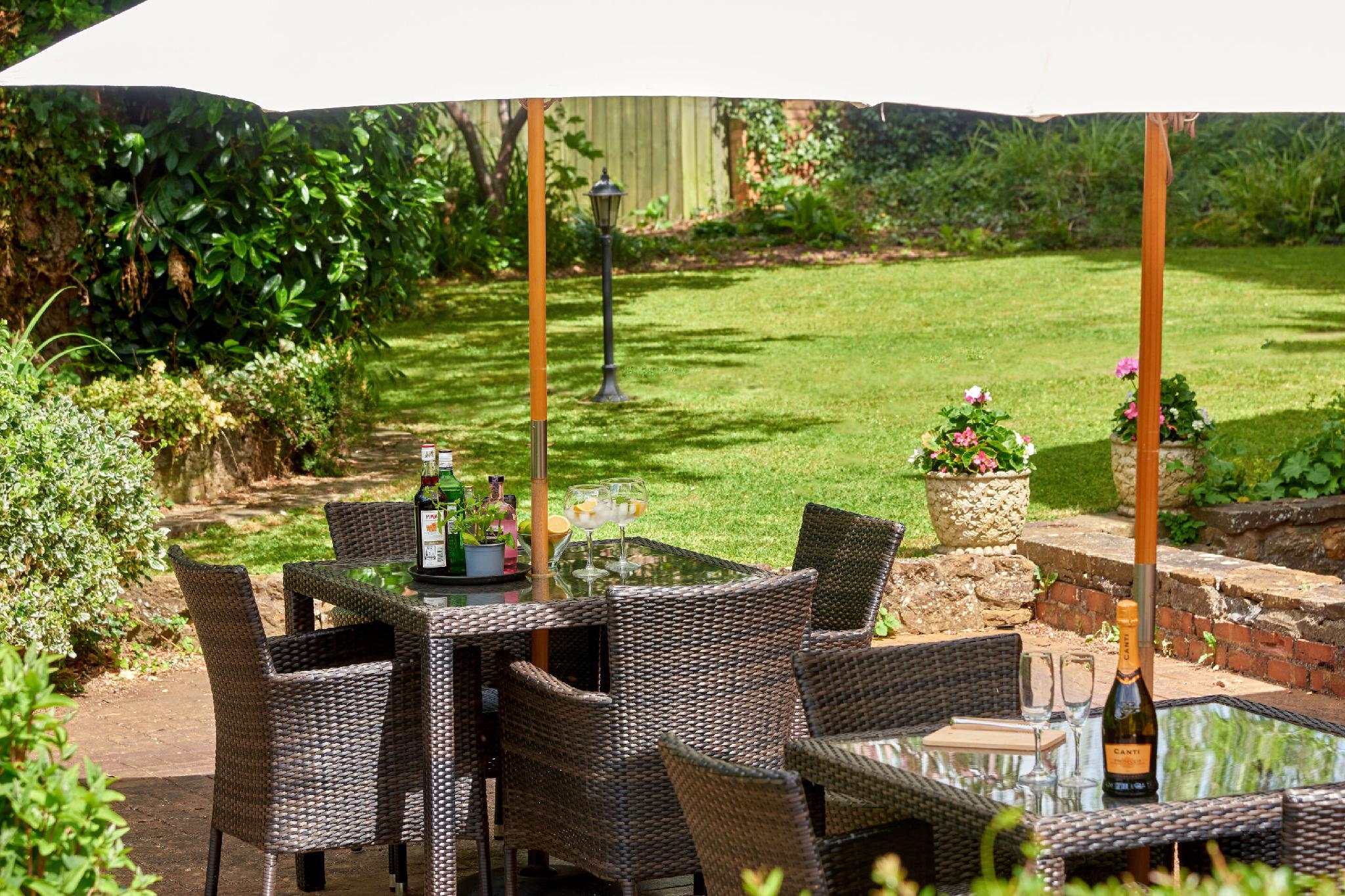 Easington House- Guest House 9/17