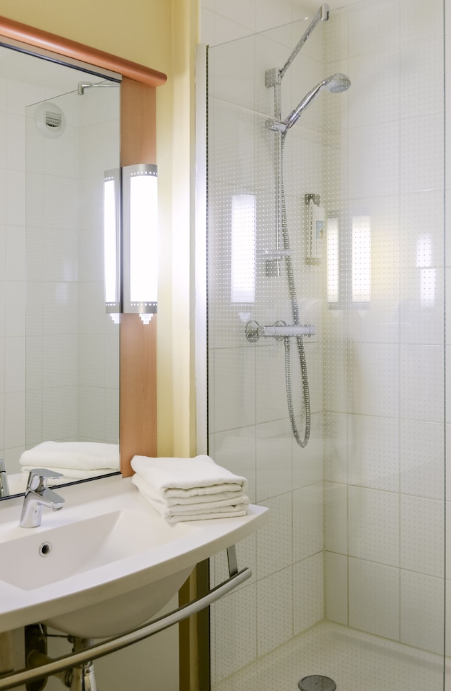 Ibis Ciboure St Jean De Luz Hotel 48/49