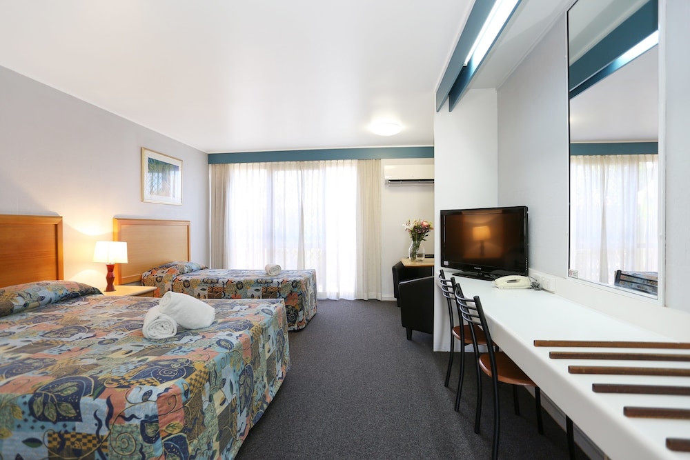 Reef Resort Motel 9/36