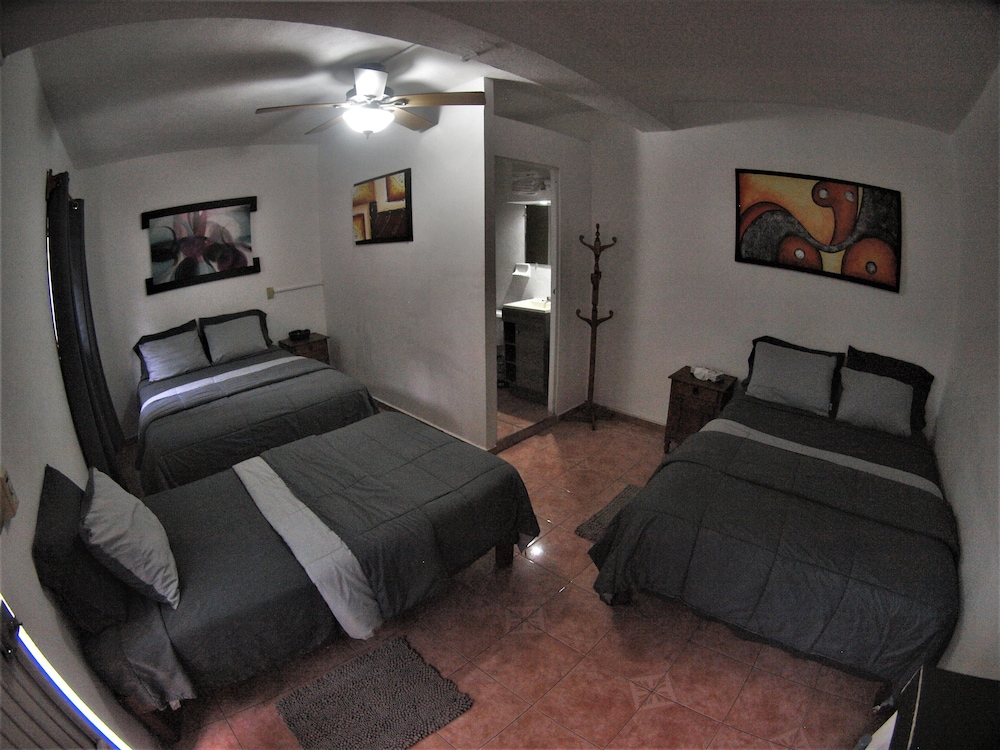 Hostal Casa Blanca 25/50