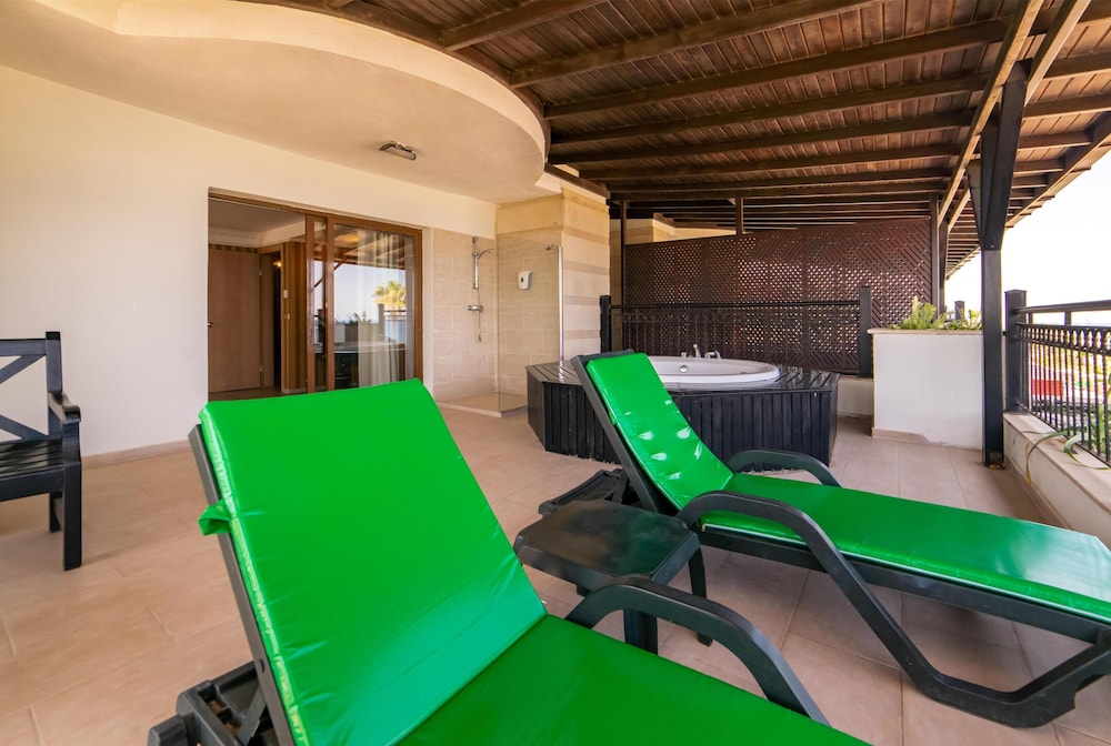 Armas Labada Hotel 45/71