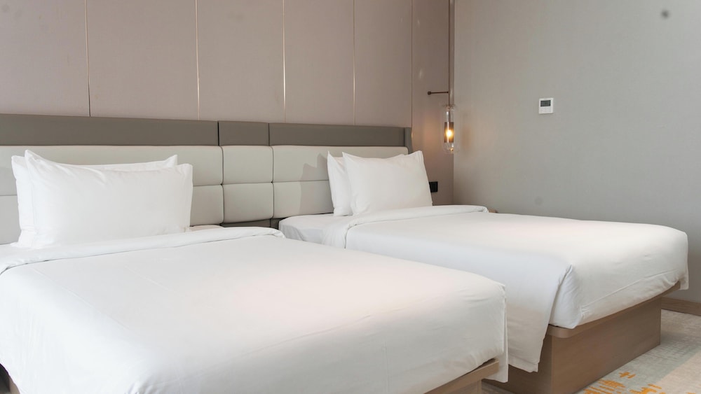 Elong Hotel Jakarta PIK 5/48