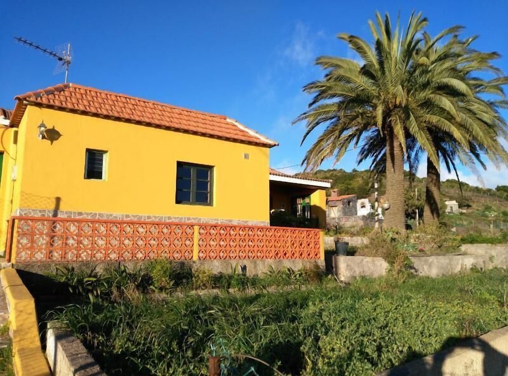 CASAS RURALES AMPARO LAS HAYAS 40/49