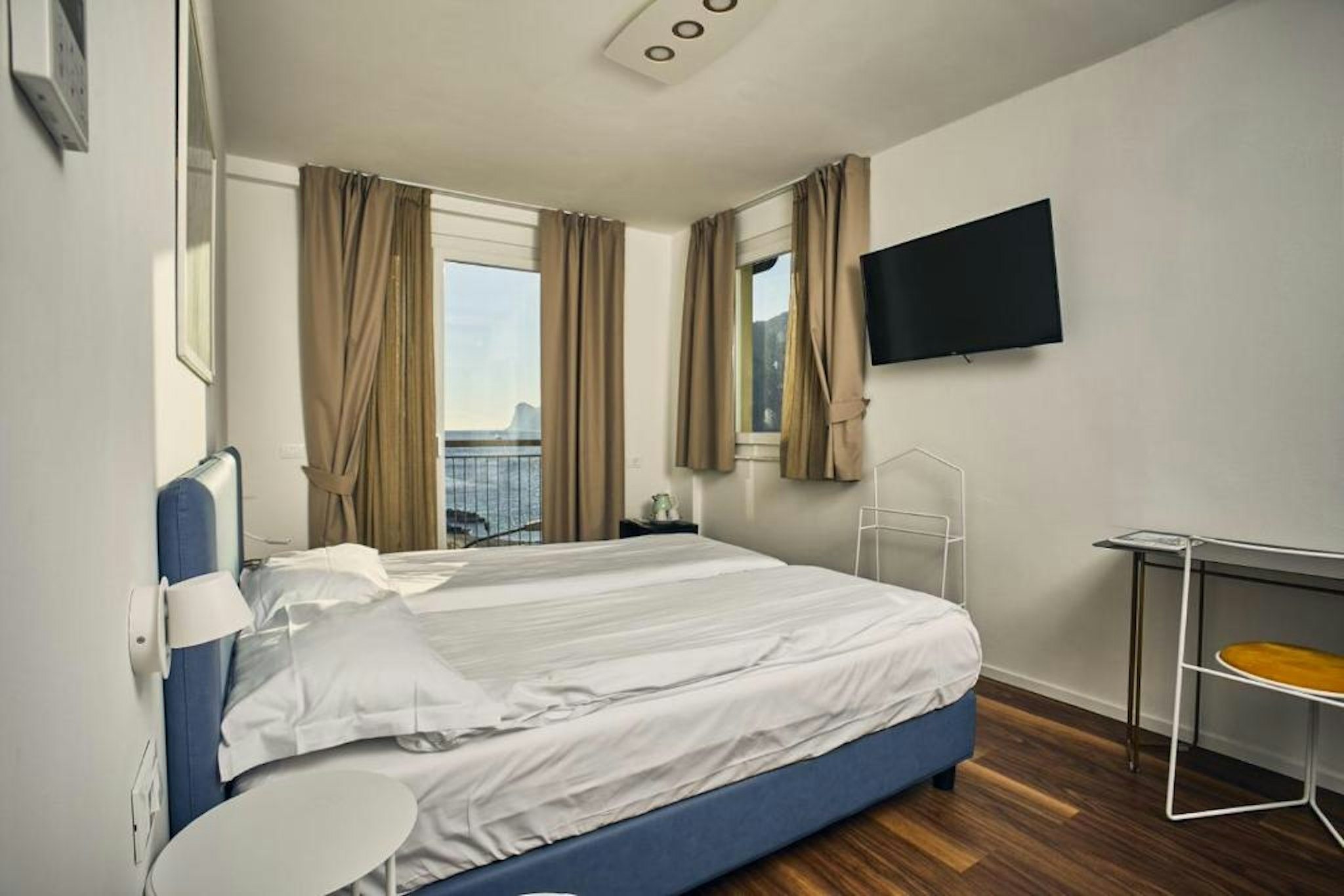 HOTEL PARADISO 28/59