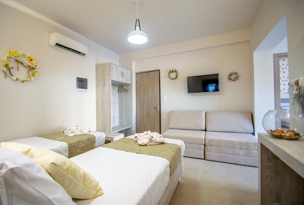 Paradise Apartments 30/75