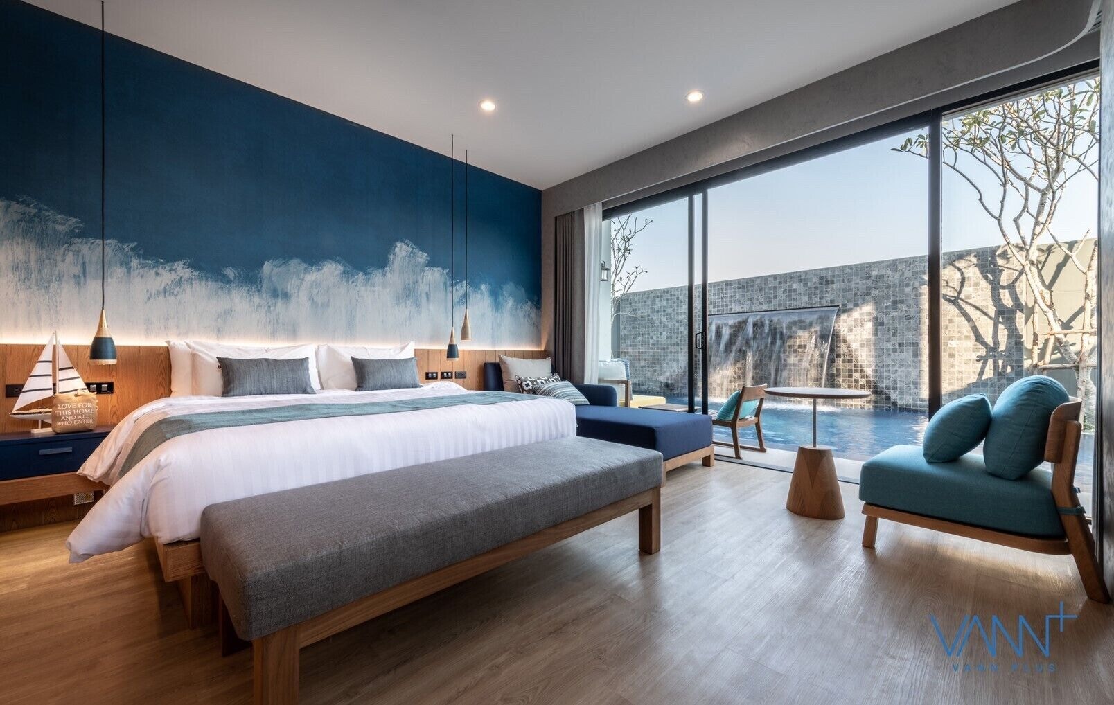 Pool, Suite, King Bed