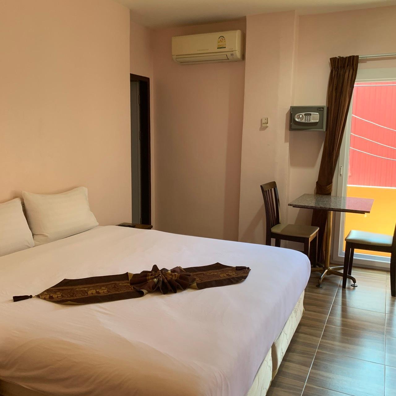 Economy, Double and Twin Beds