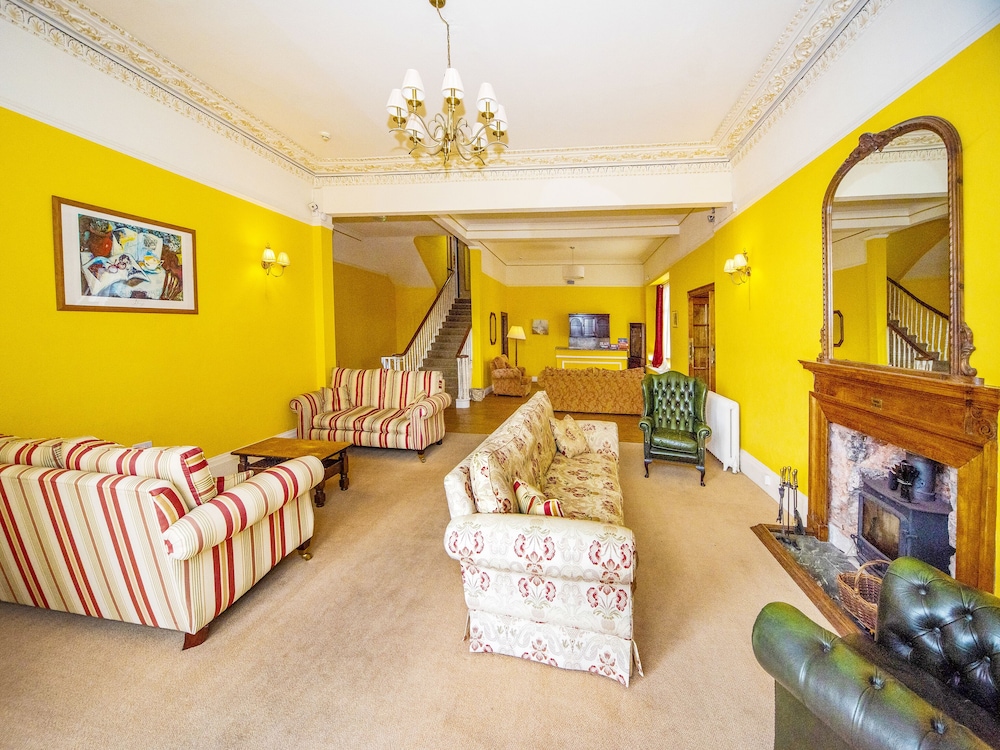 Crofton House Hotel 45/68