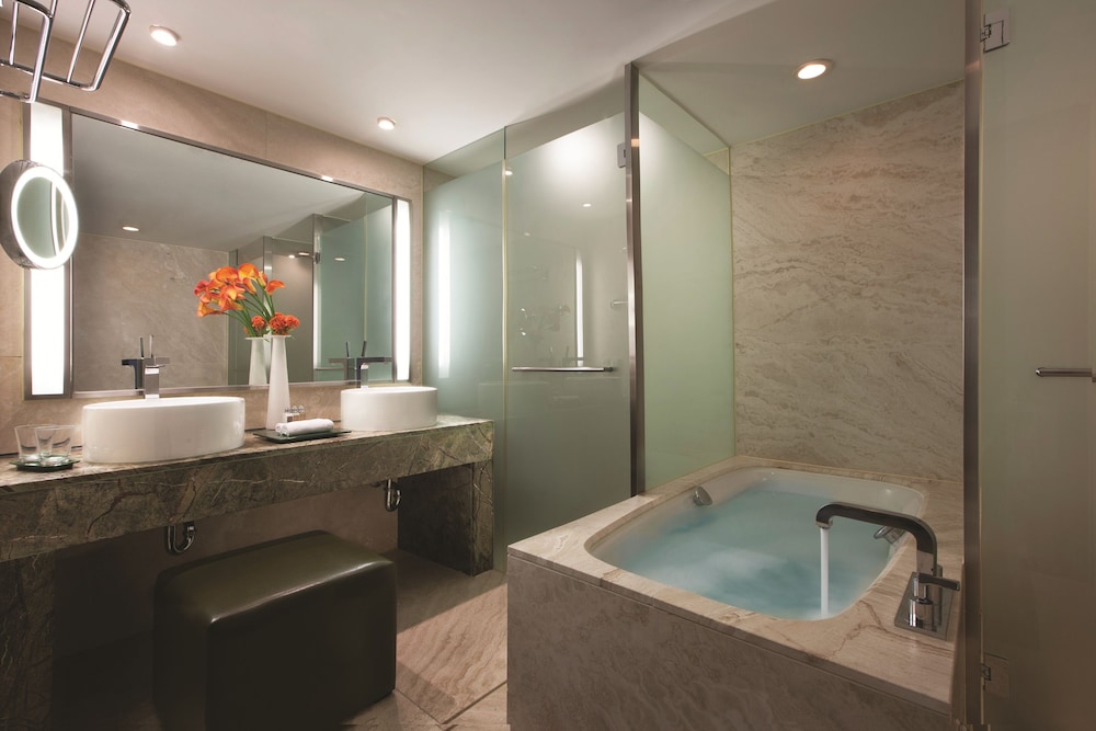 Paradise Hotel Busan 30/75