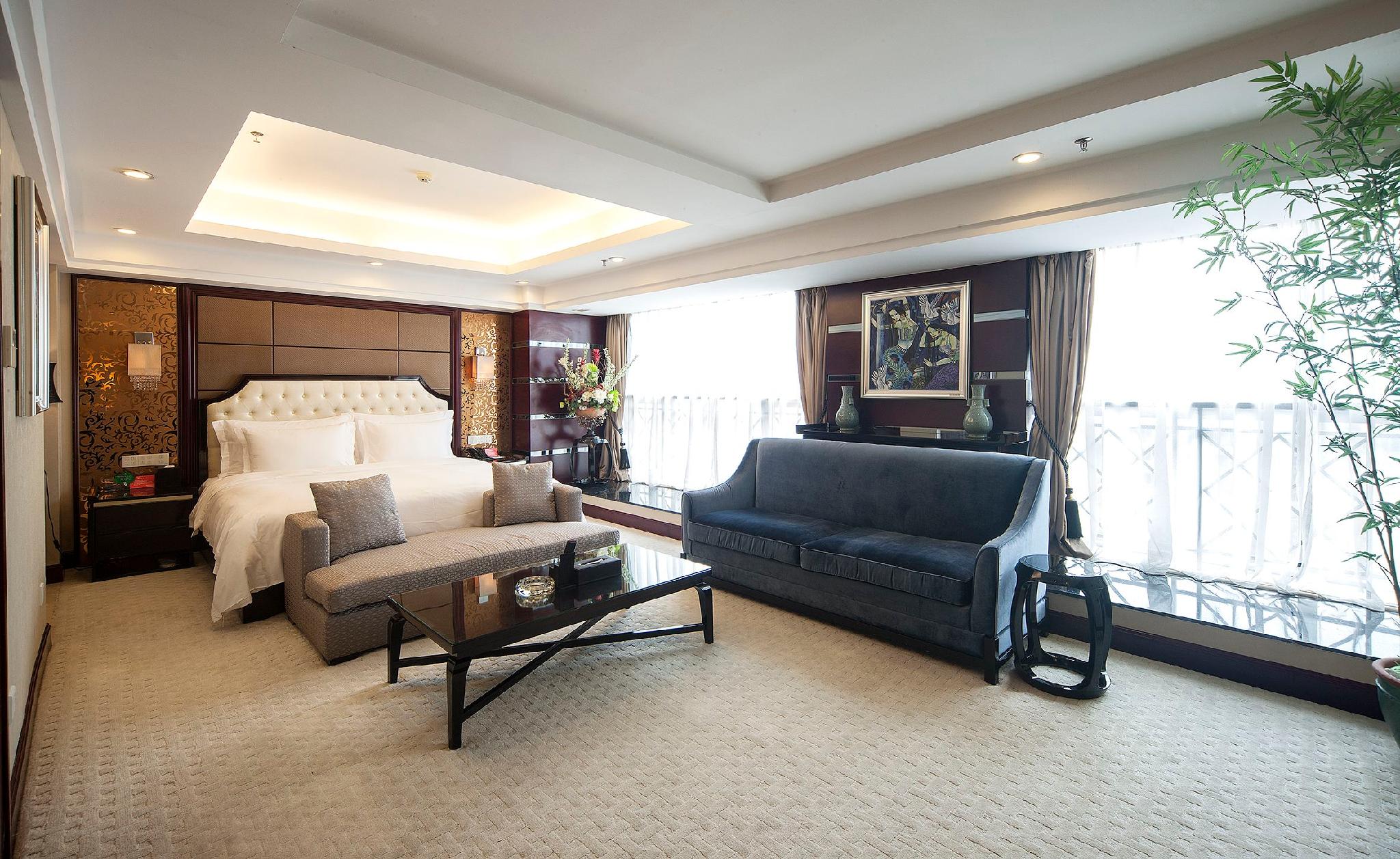 Yunhat Hotel 36/52
