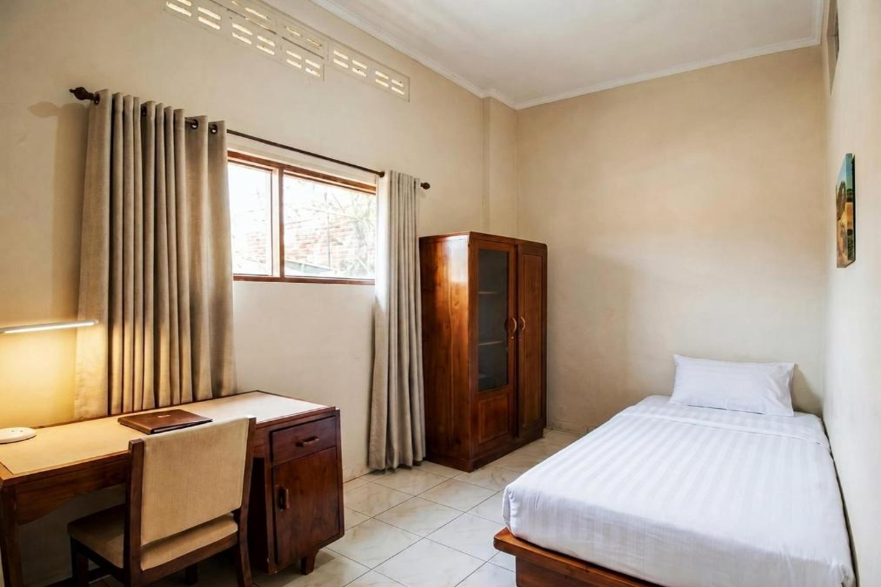 Room at Hotel O Syariah Near UNS Surakarta formerly La Tansa, SURAKARTA