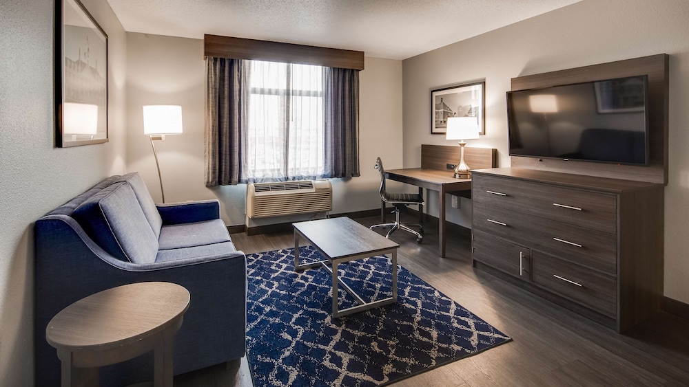 Best Western Plus Champaign/Urbana Inn 25/33