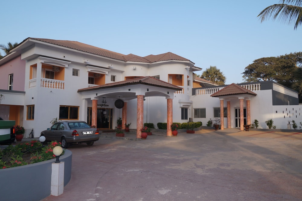 Mansea Beach Hotel 10/65