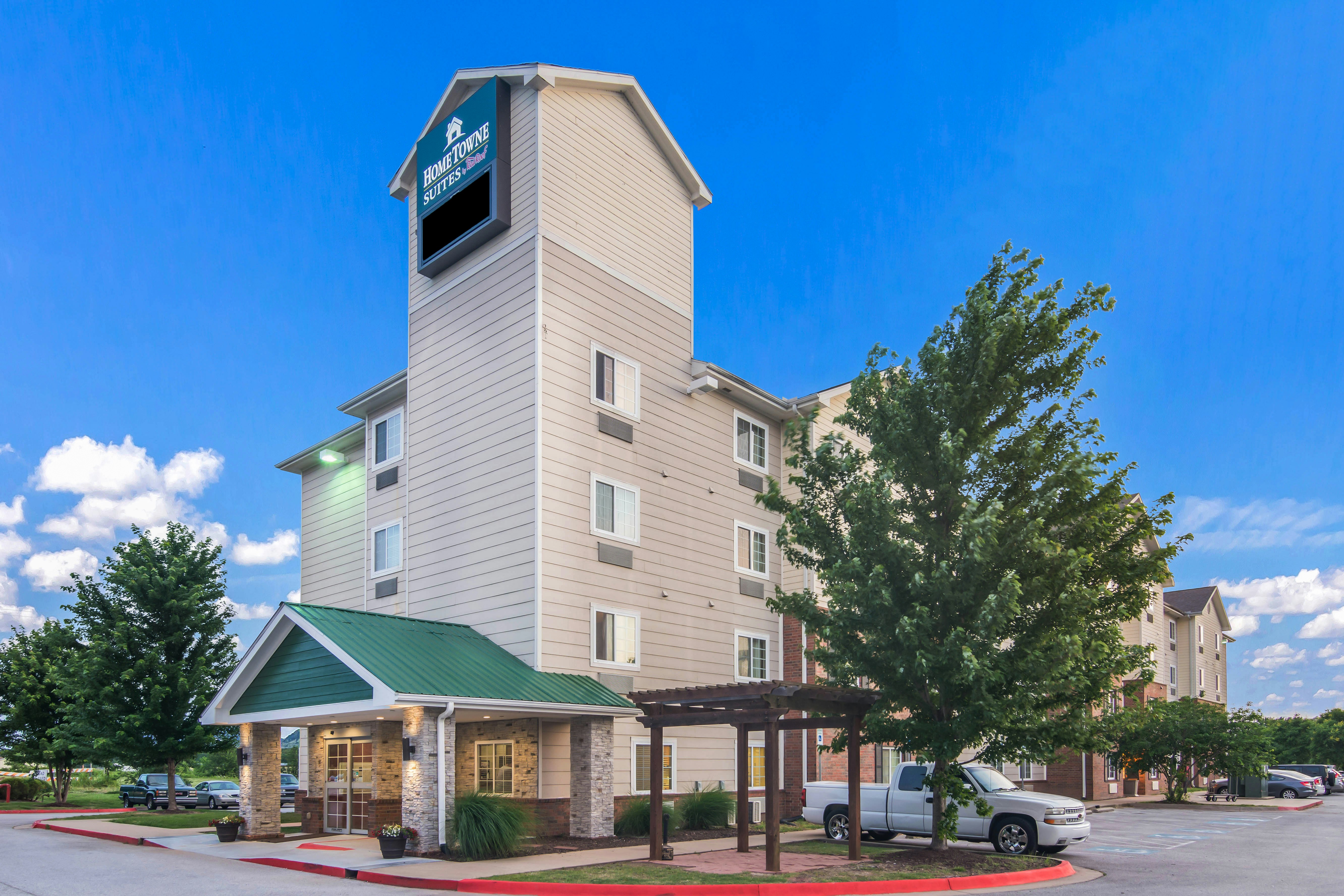 HomeTowne Studios & Suites Bentonville 4/14