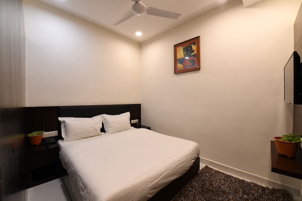 Madhav Muskan Residency 17/39