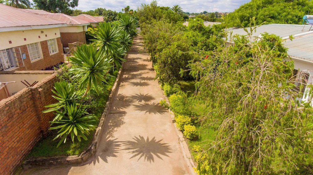 Spendwise Lodge And Apartments 39/50