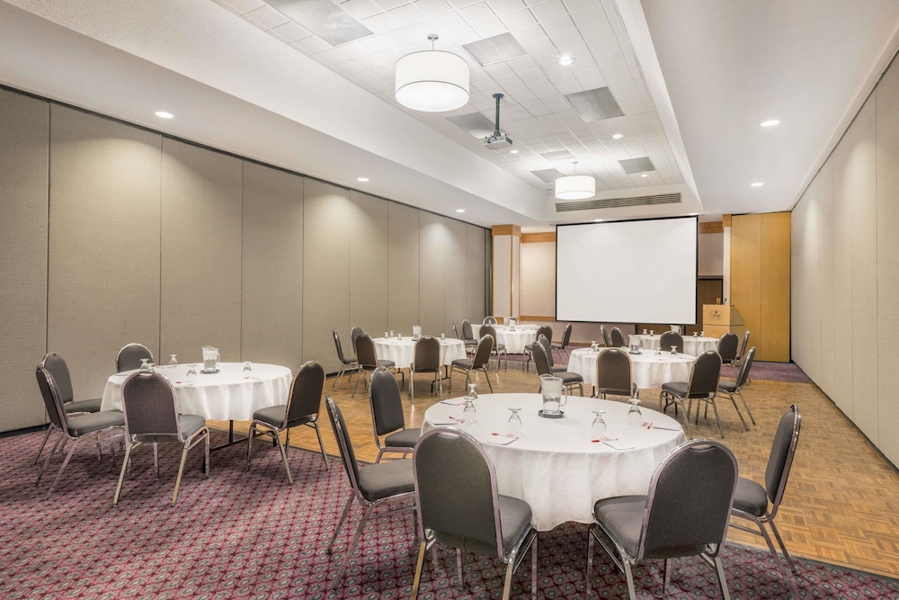 Ramada Plaza By Wyndham Prince George 40/44