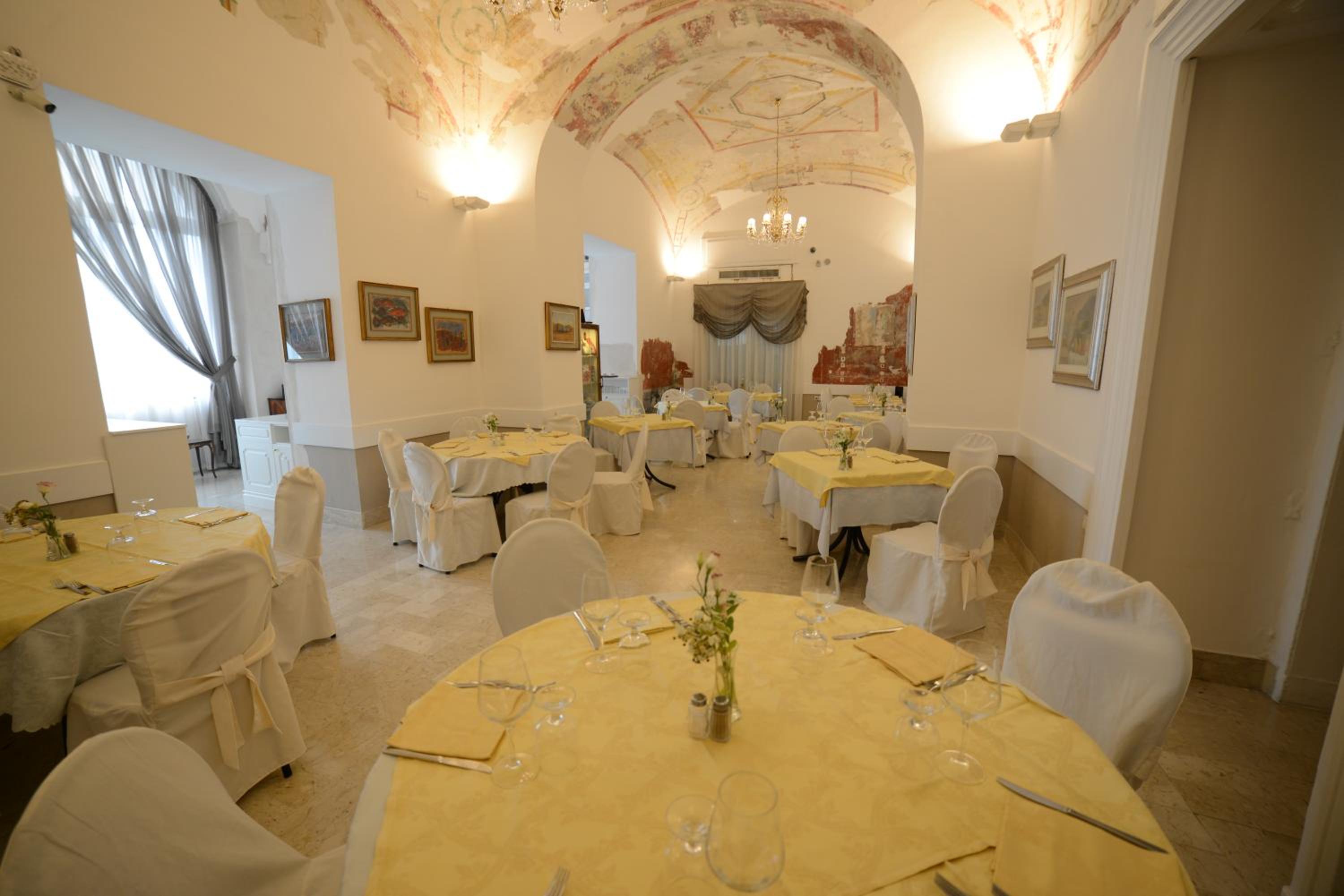 Hotel Vittoria 38/55