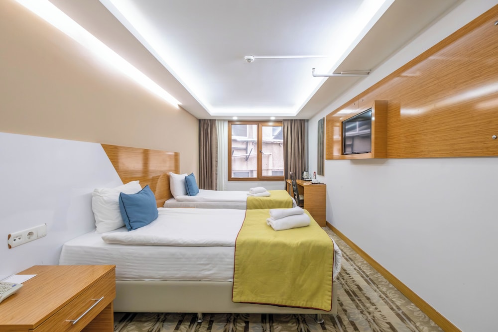 Bulvar Hotel 10/49