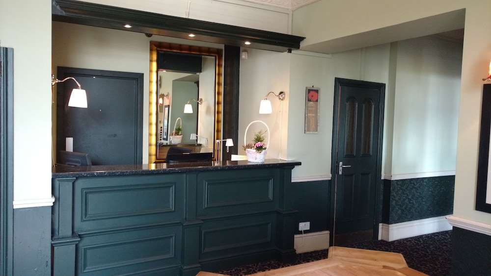 Royal Hotel 6/50