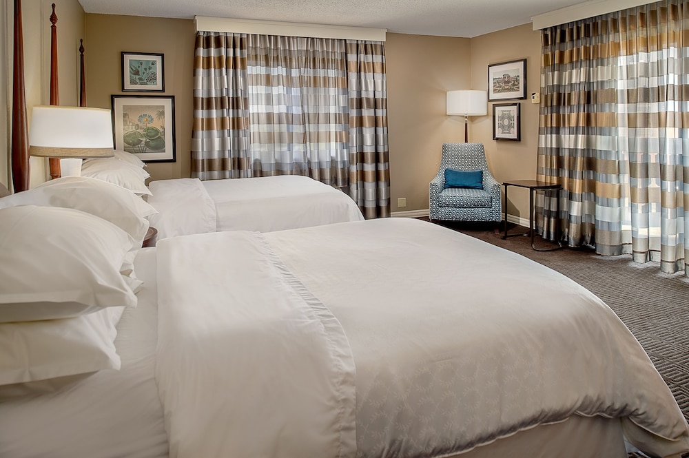 Sheraton Westport Lakeside Chalet 15/39