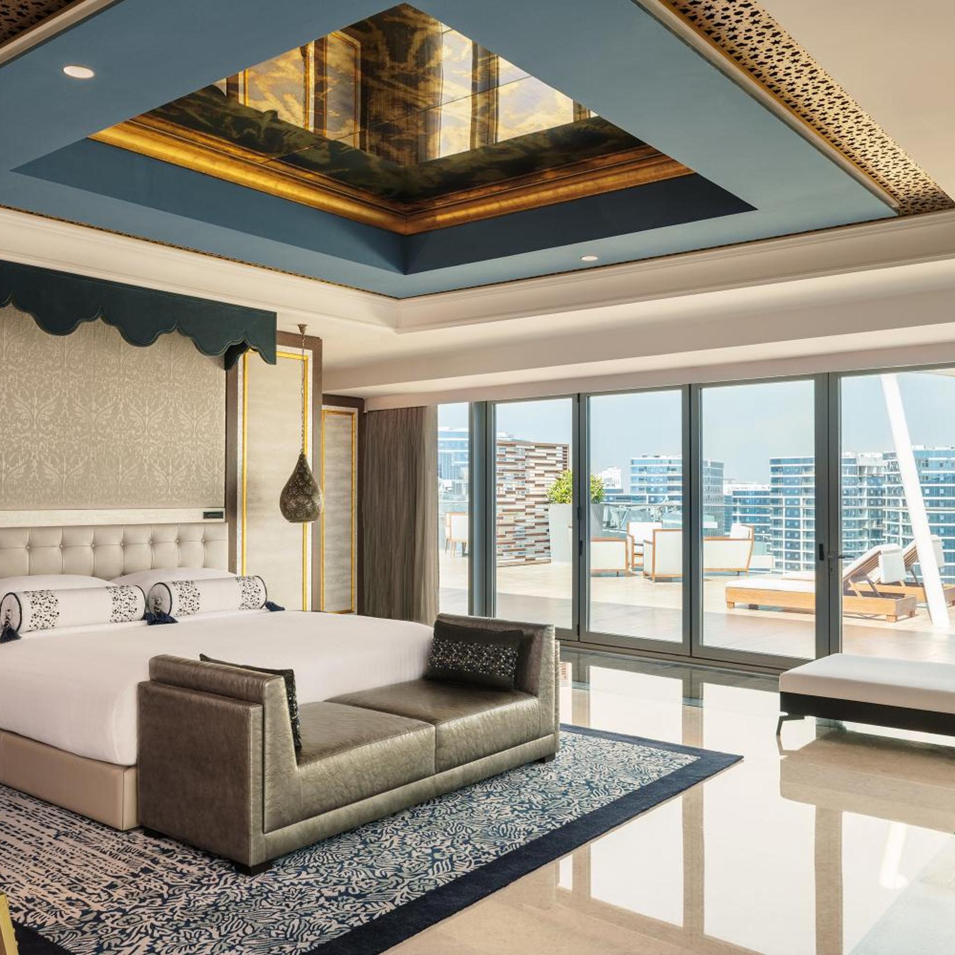 2 Bedrooms, Royal, Penthouse Suite, King Bed, Water View, Corner