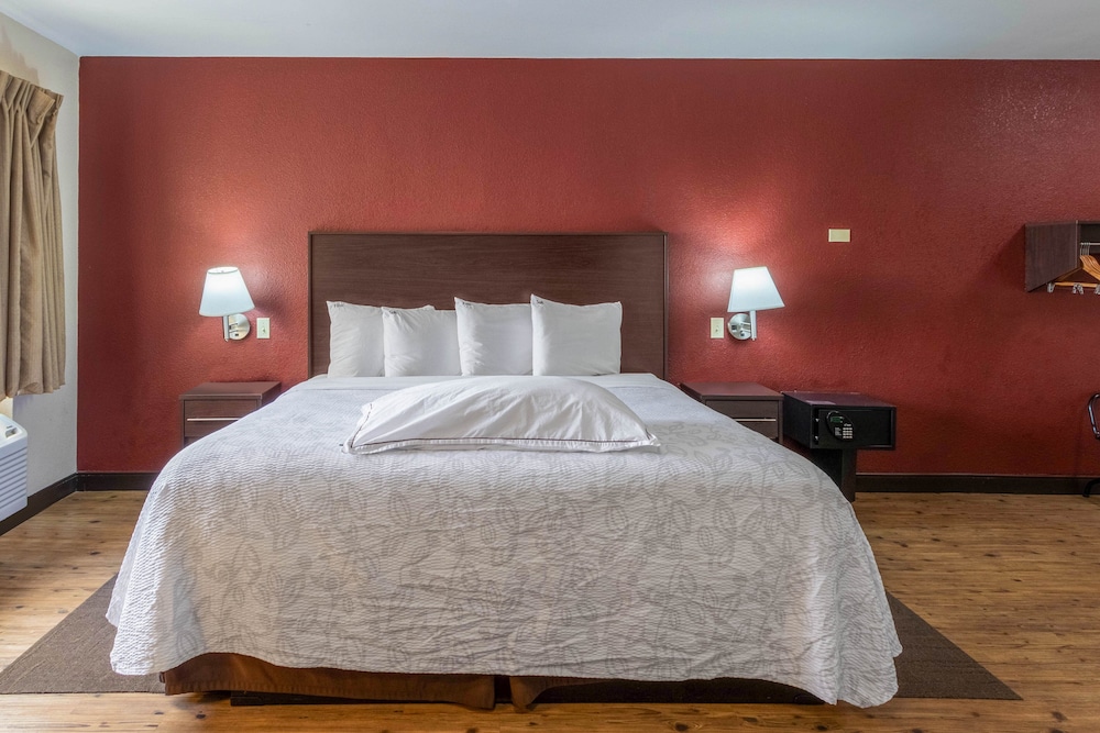 Red Roof Inn PLUS El Paso East 16/29