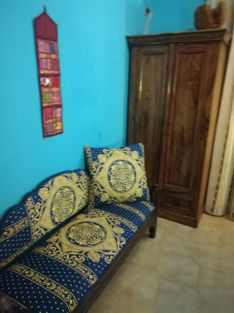 Mirabilia Arab House 3/28