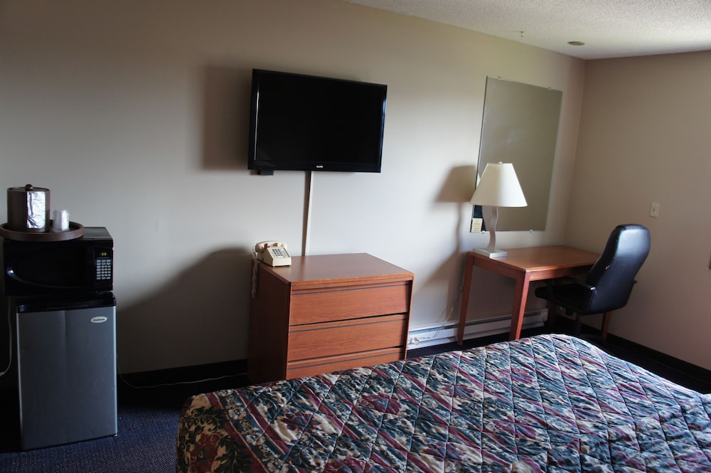 Coratel Inn and Suites Maple Grove 8/50