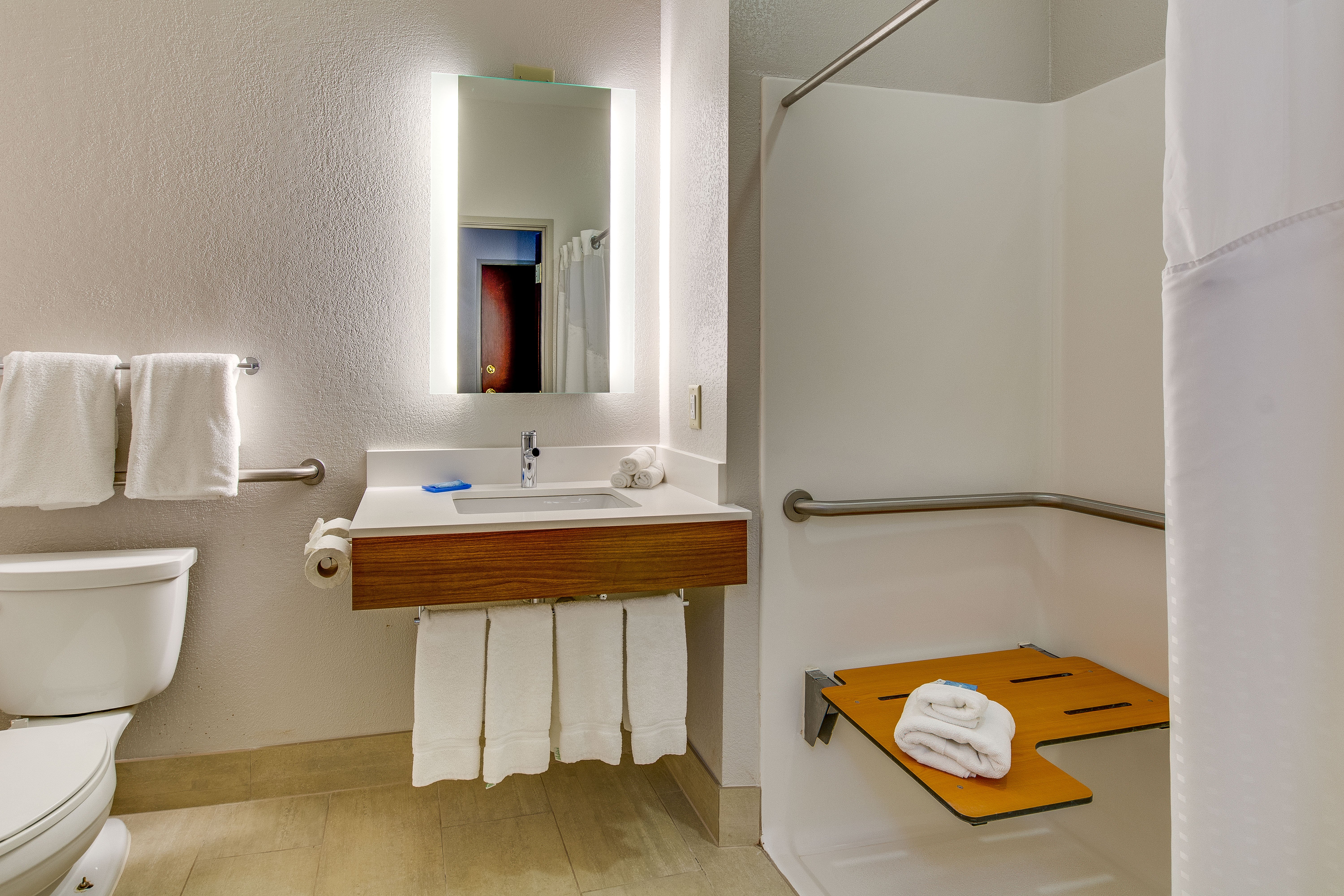 Holiday Inn Express Vincennes 54/54