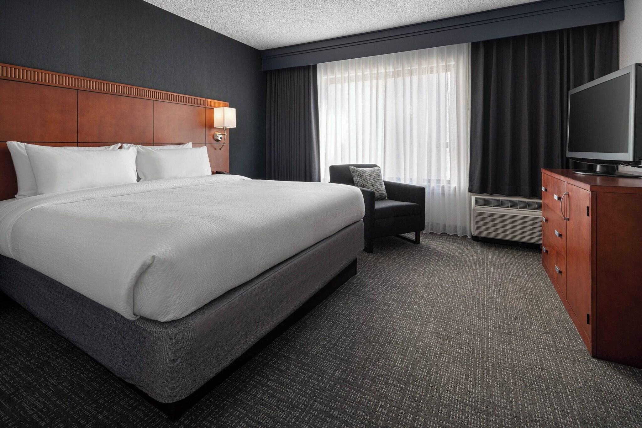 Suite, King Bed
