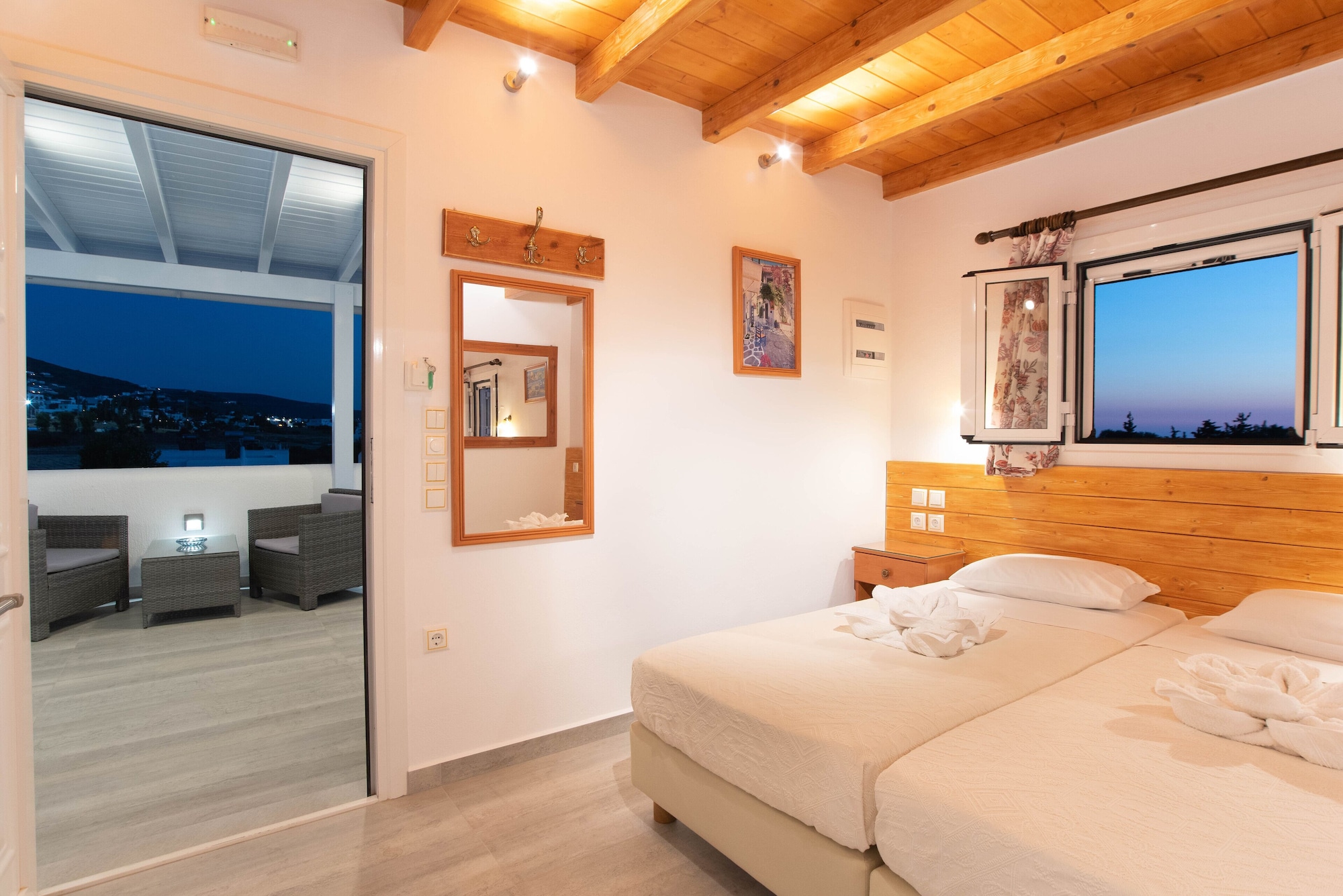 1 BEDROOM, LANAI, DELUXE, DOUBLE OR TWIN BED, PANORAMIC SEA VIEW