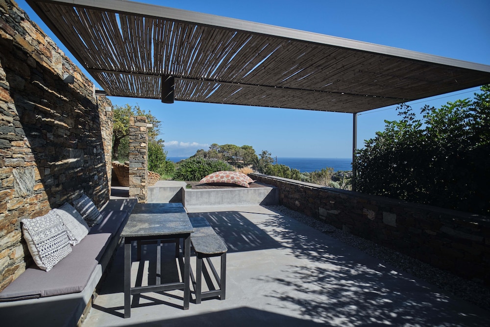 Hidden Retreats Kythera 17/50