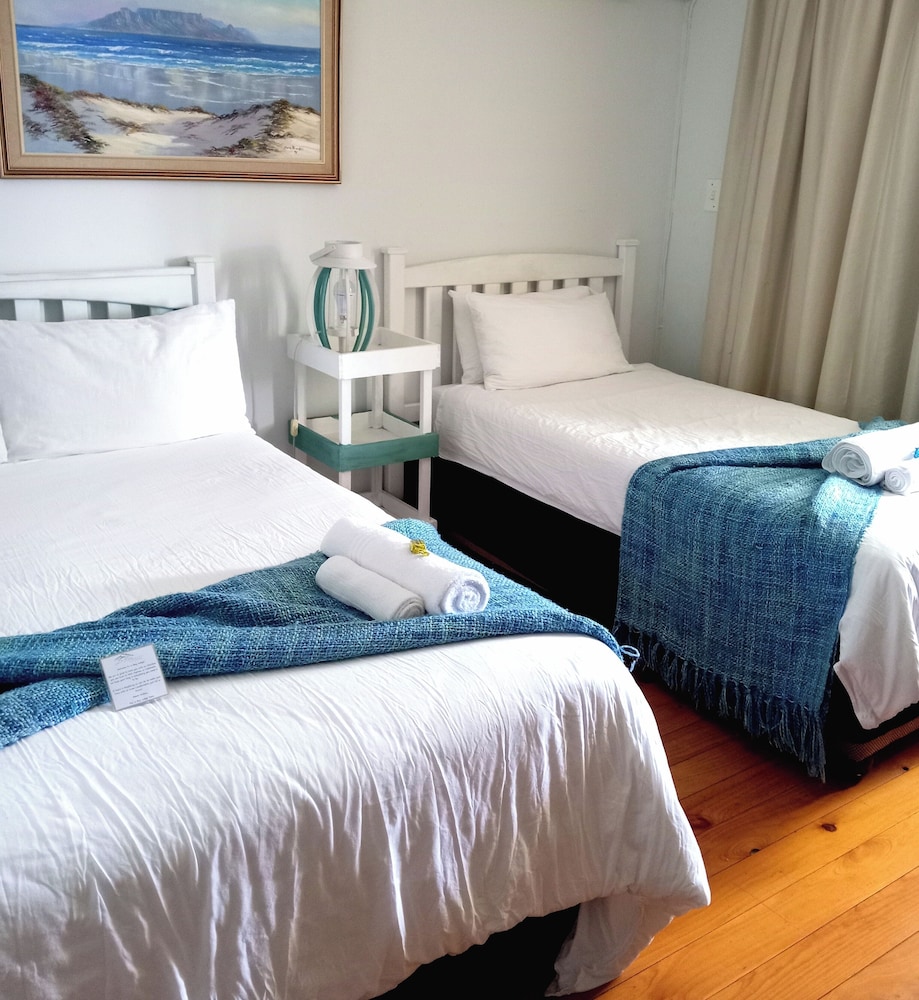 Le Bay Lodge 8/41