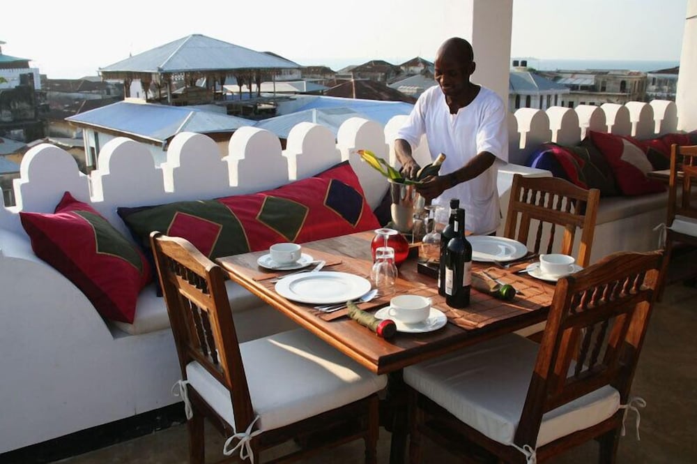 The Swahili House 50/65