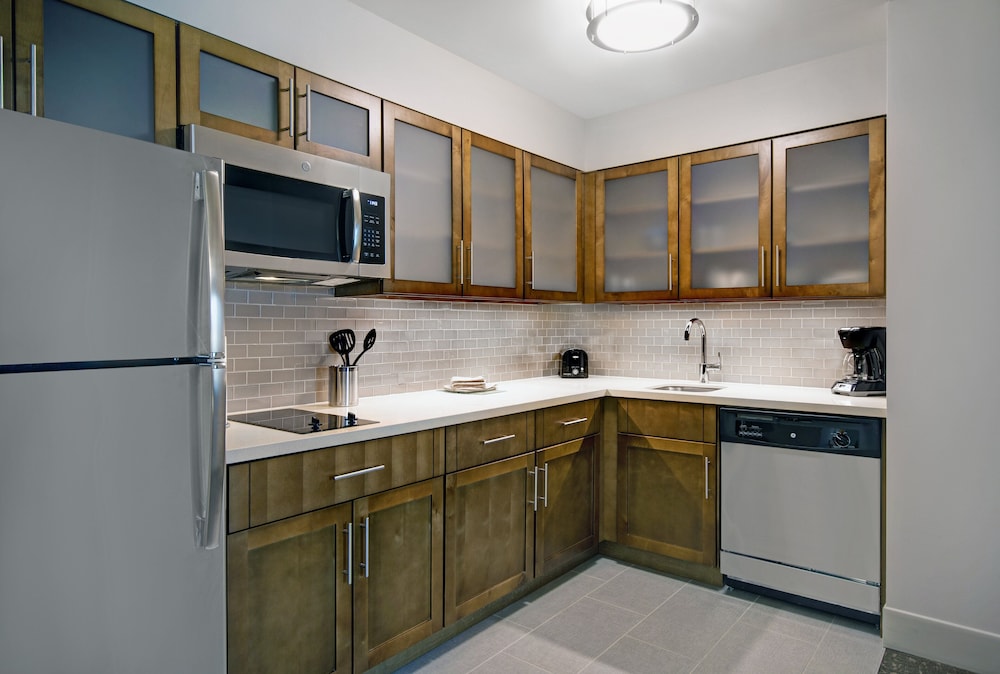 Staybridge Suites Sterling Heights Detroit Area 63/65