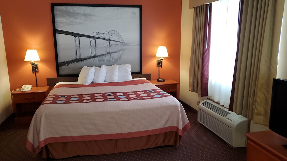 Super 8 by Wyndham Waverly 8/57