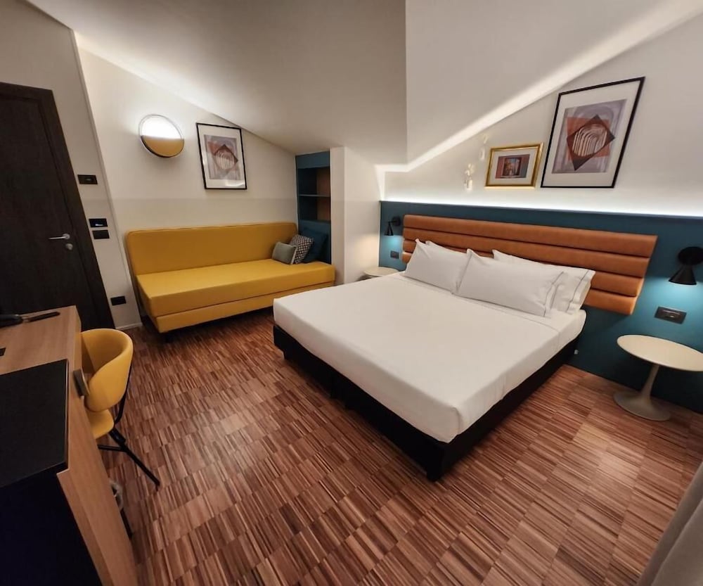 Bleis Hotel 11/50