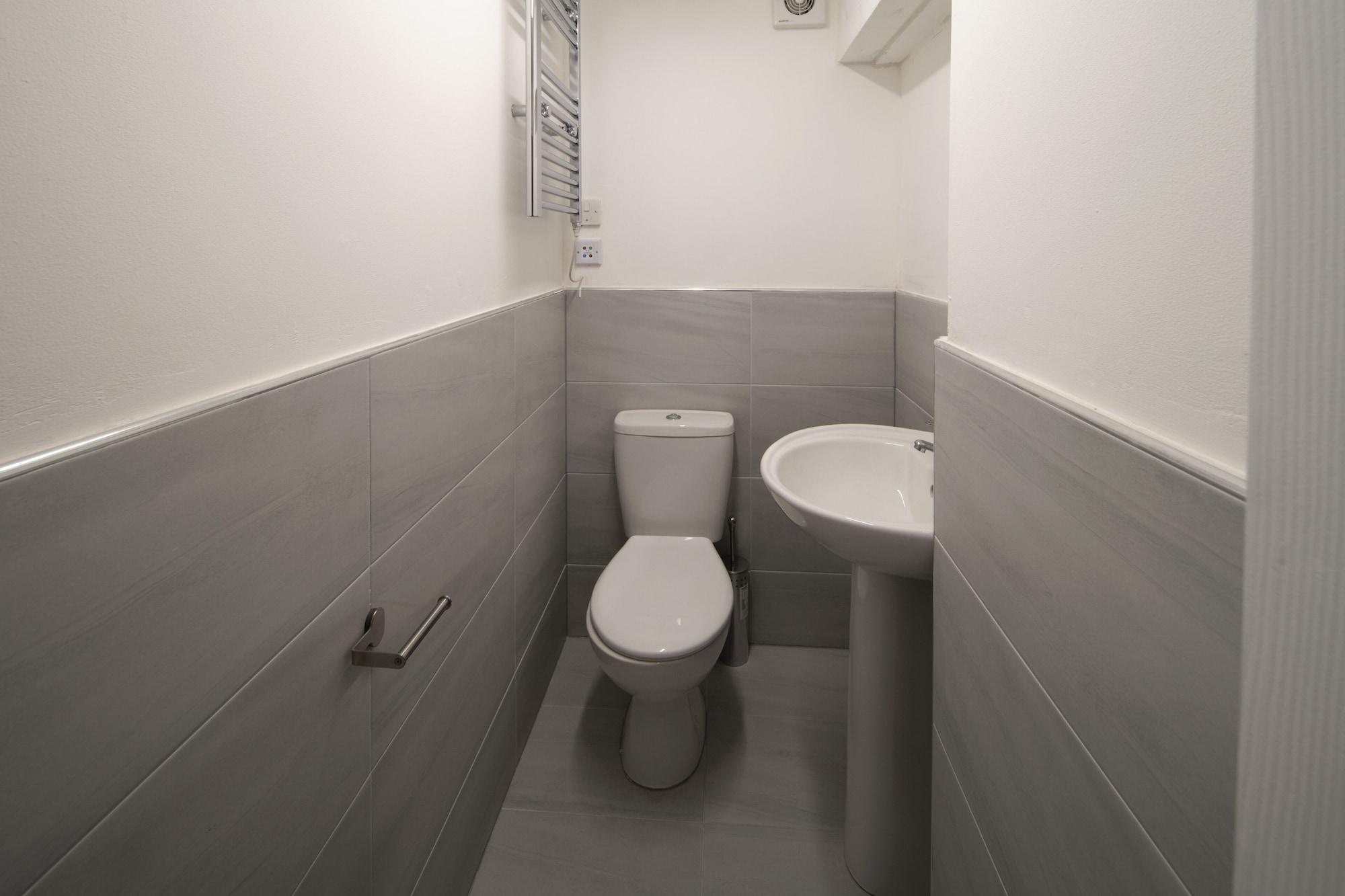 OYO Harbourside Hostel Bristol 36/39