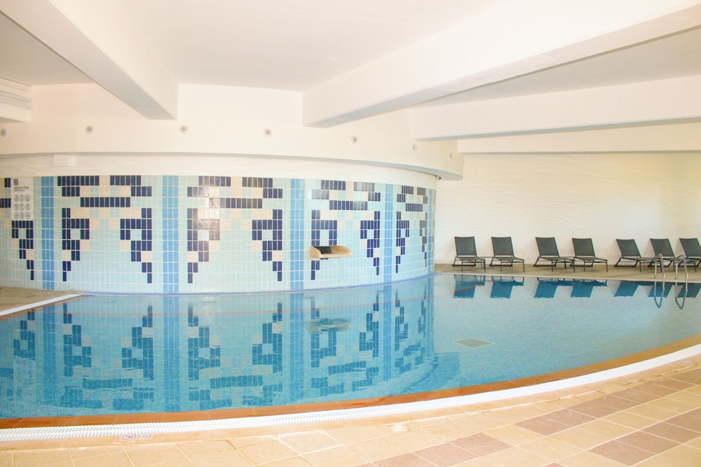 swimming pool spa